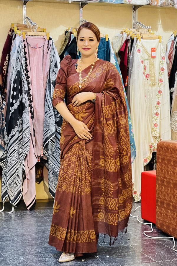 How To Look Stylish And Professional In Formal Work Wear Sarees!